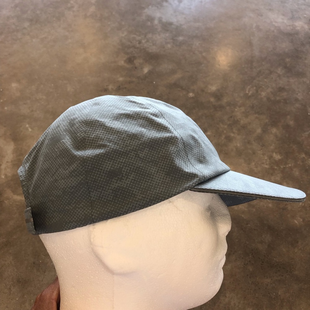 Lululemon cap lightweight adjustable fit